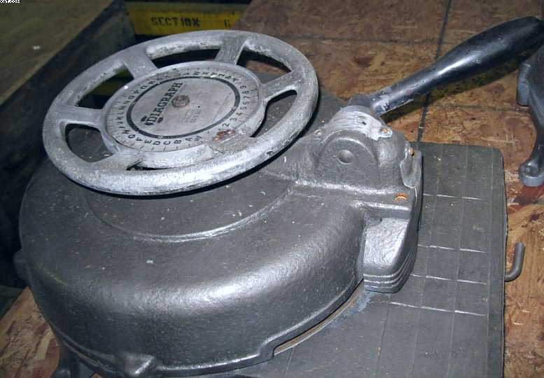 DIAGRAPH Stencil cutting machines,